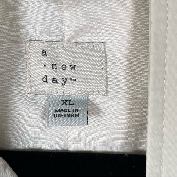 Target Cream Lightweight Jacket - Picture 5 of 8